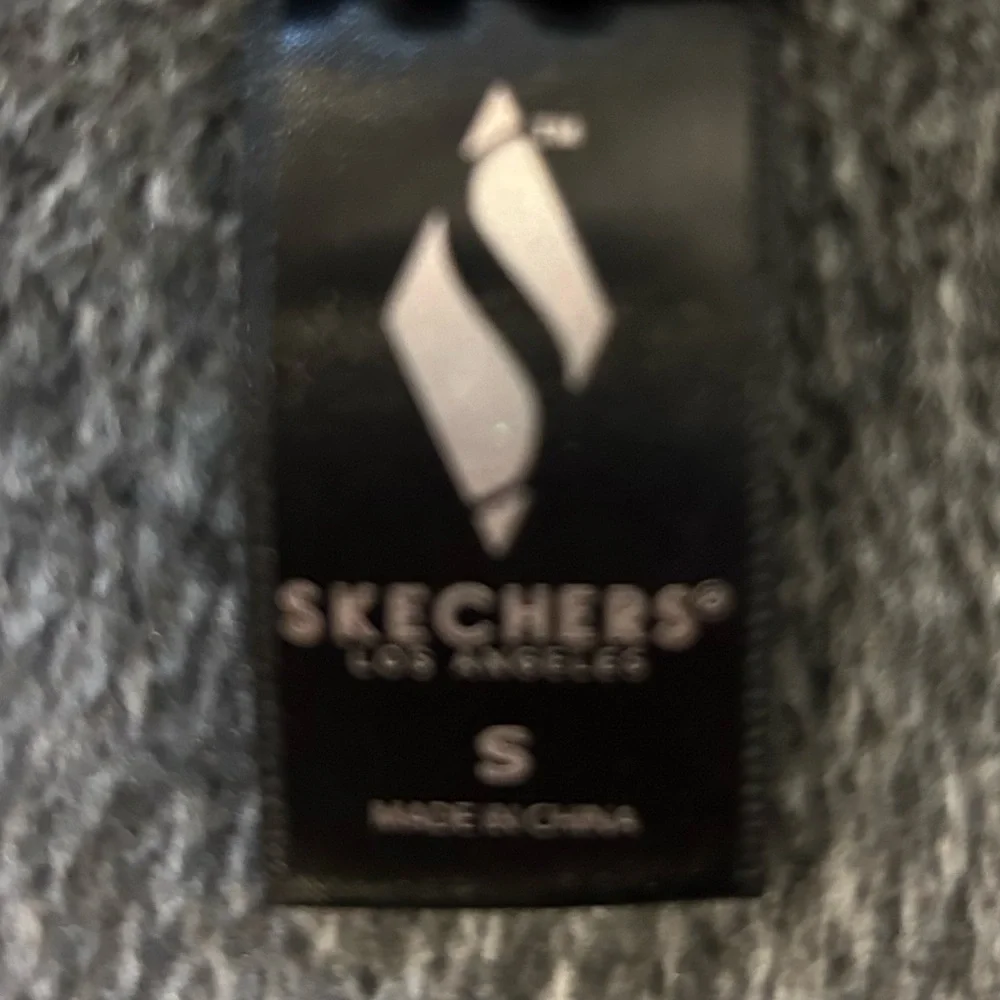 Skechers excellent pet
